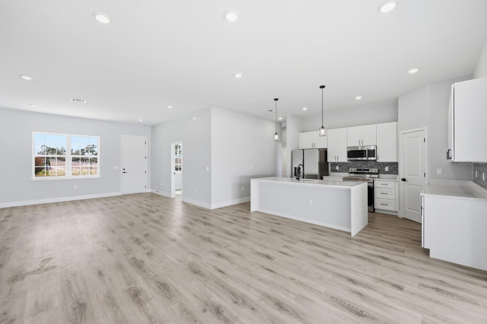 MARION OAKS - Residential