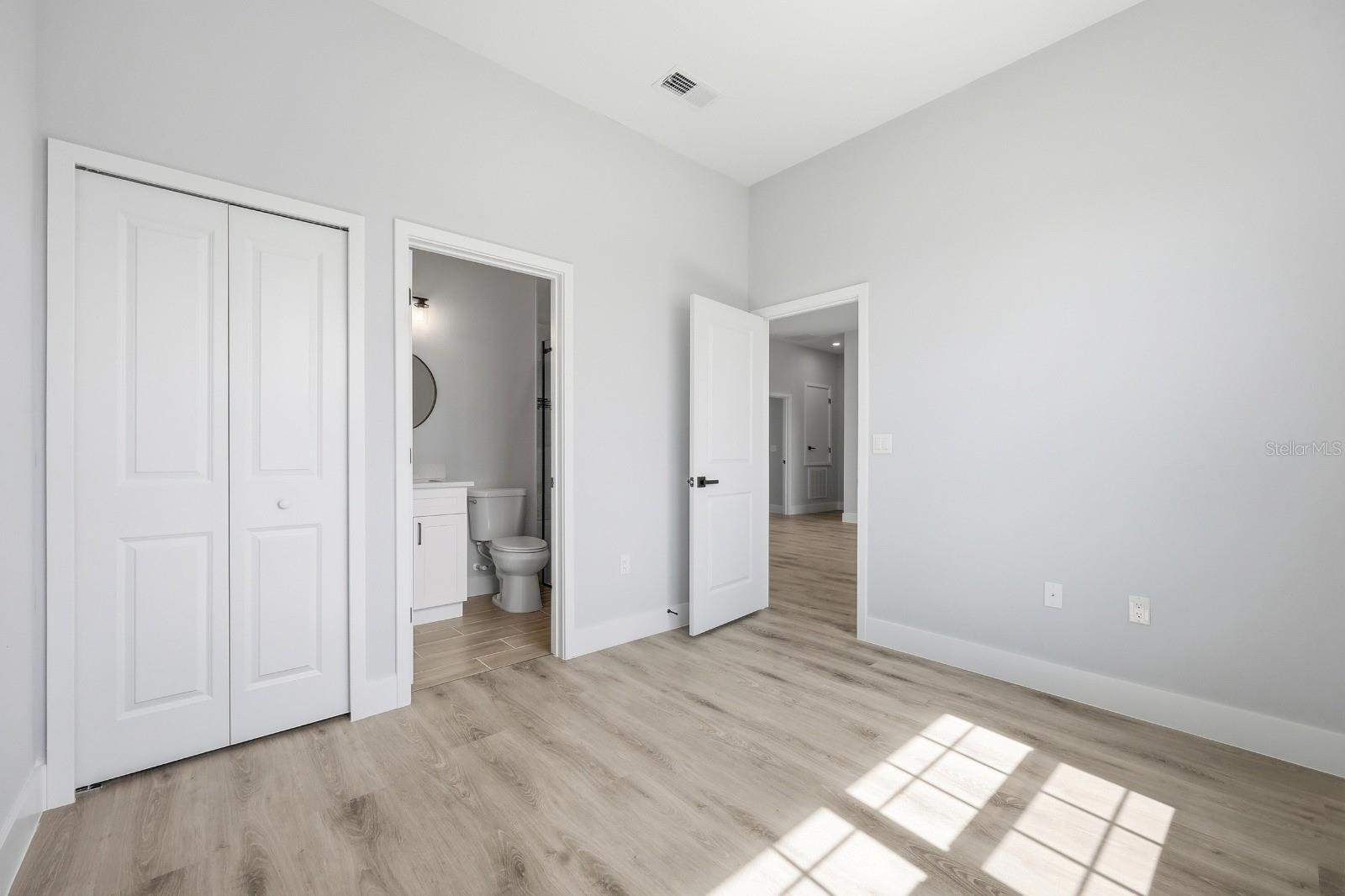 MARION OAKS - Residential