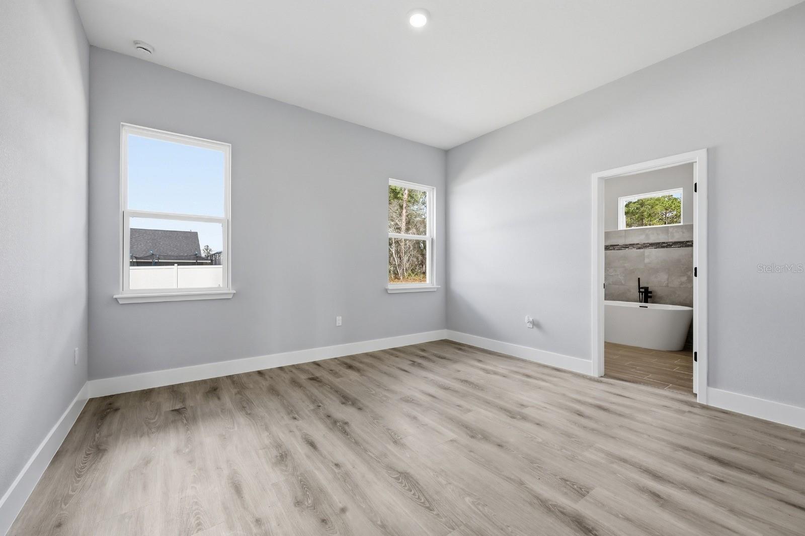 MARION OAKS - Residential