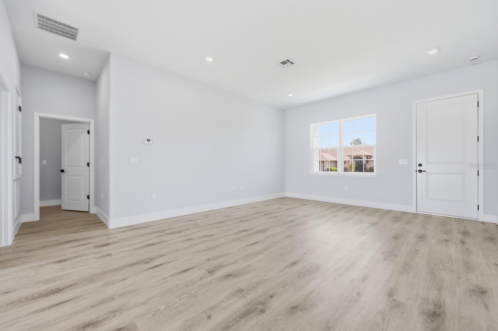 MARION OAKS - Residential