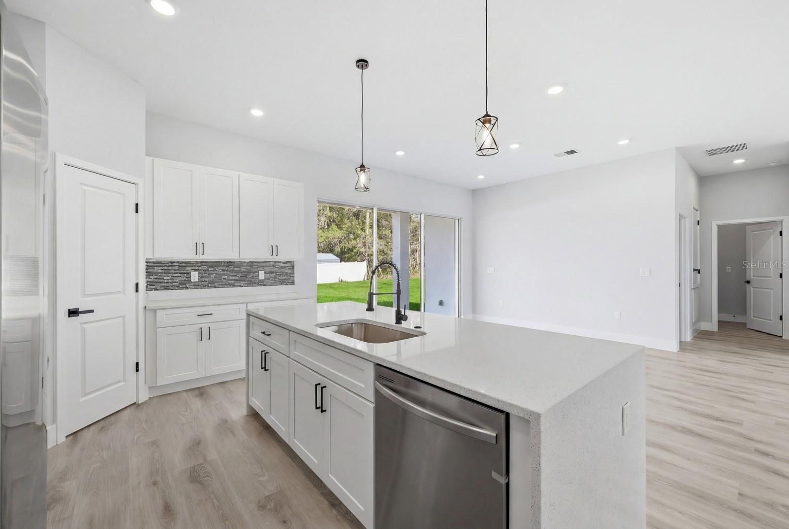 MARION OAKS - Residential