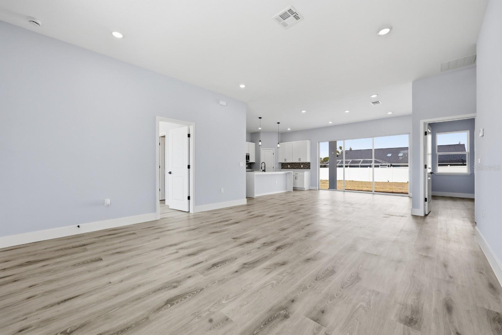 MARION OAKS - Residential