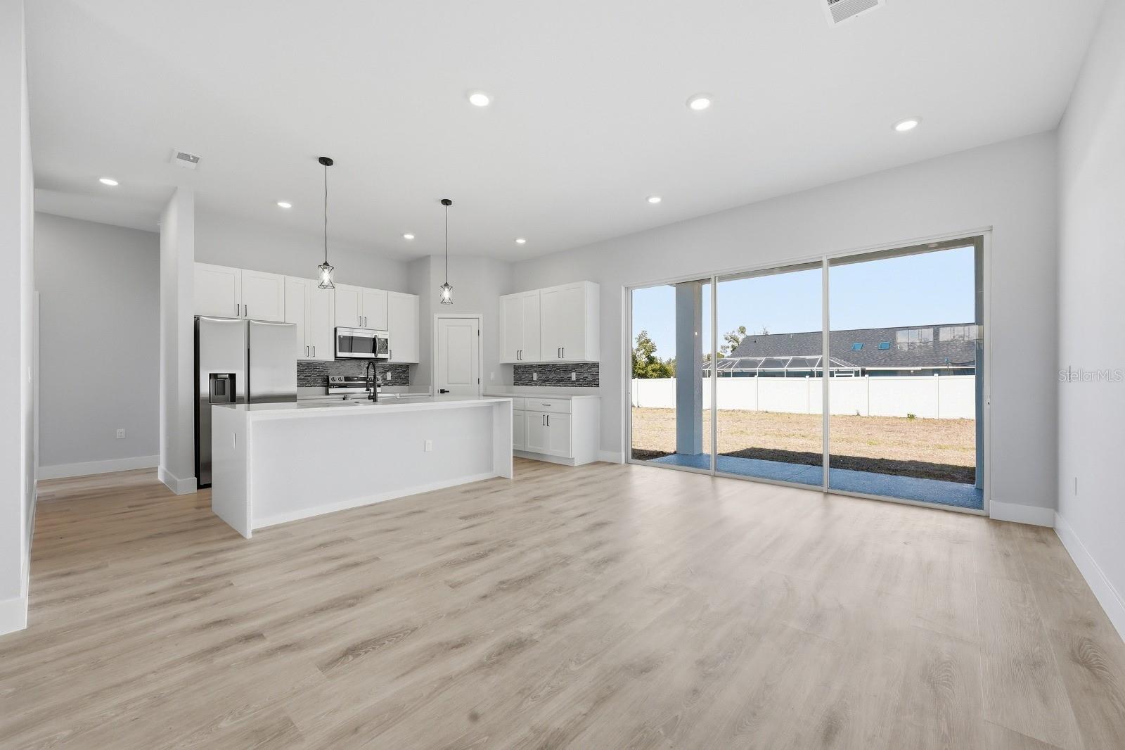 MARION OAKS - Residential