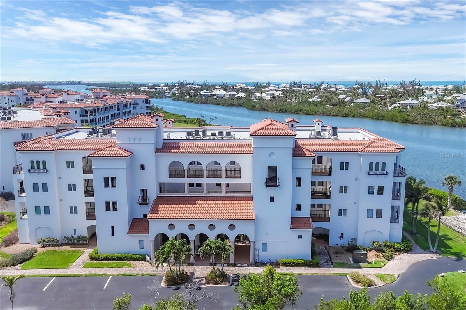 HACIENDA DEL MAR - Residential