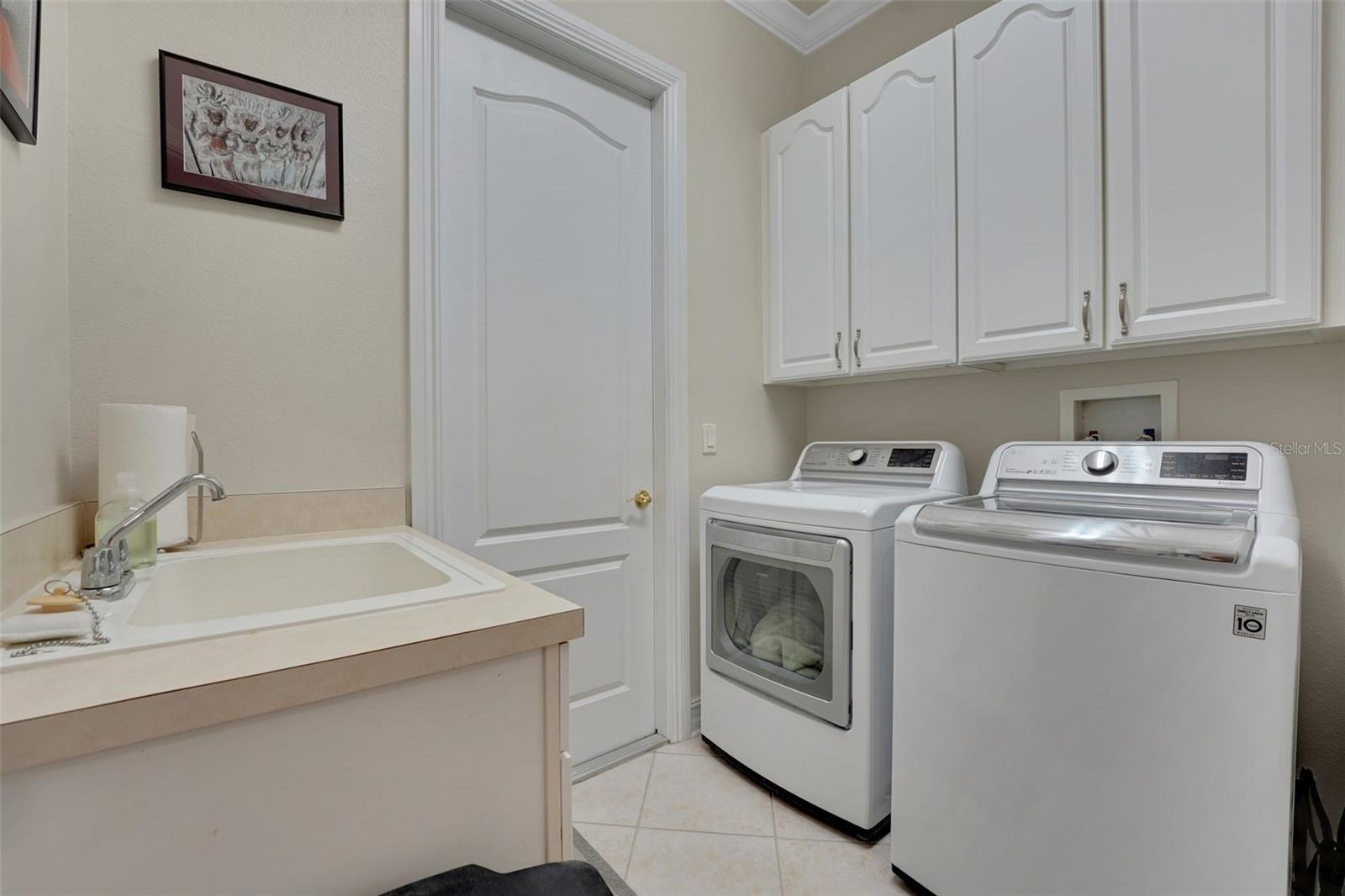 BUCKINGHAM ESTATES - Residential