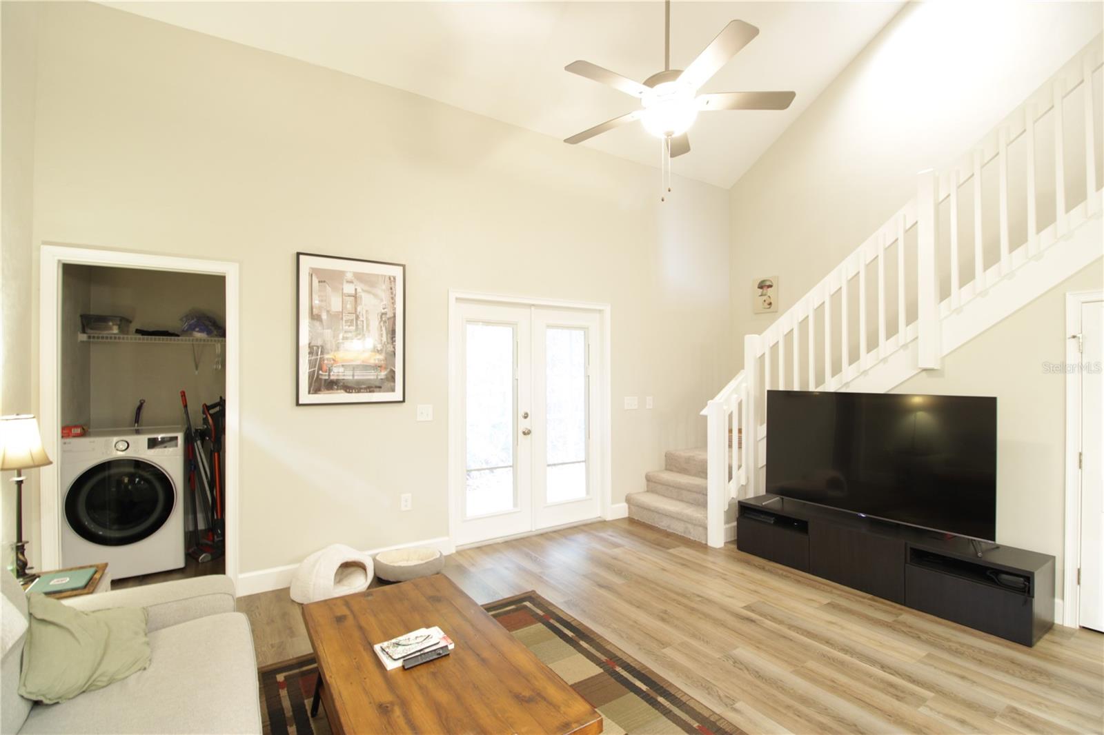 BLUES CREEK - Residential Lease