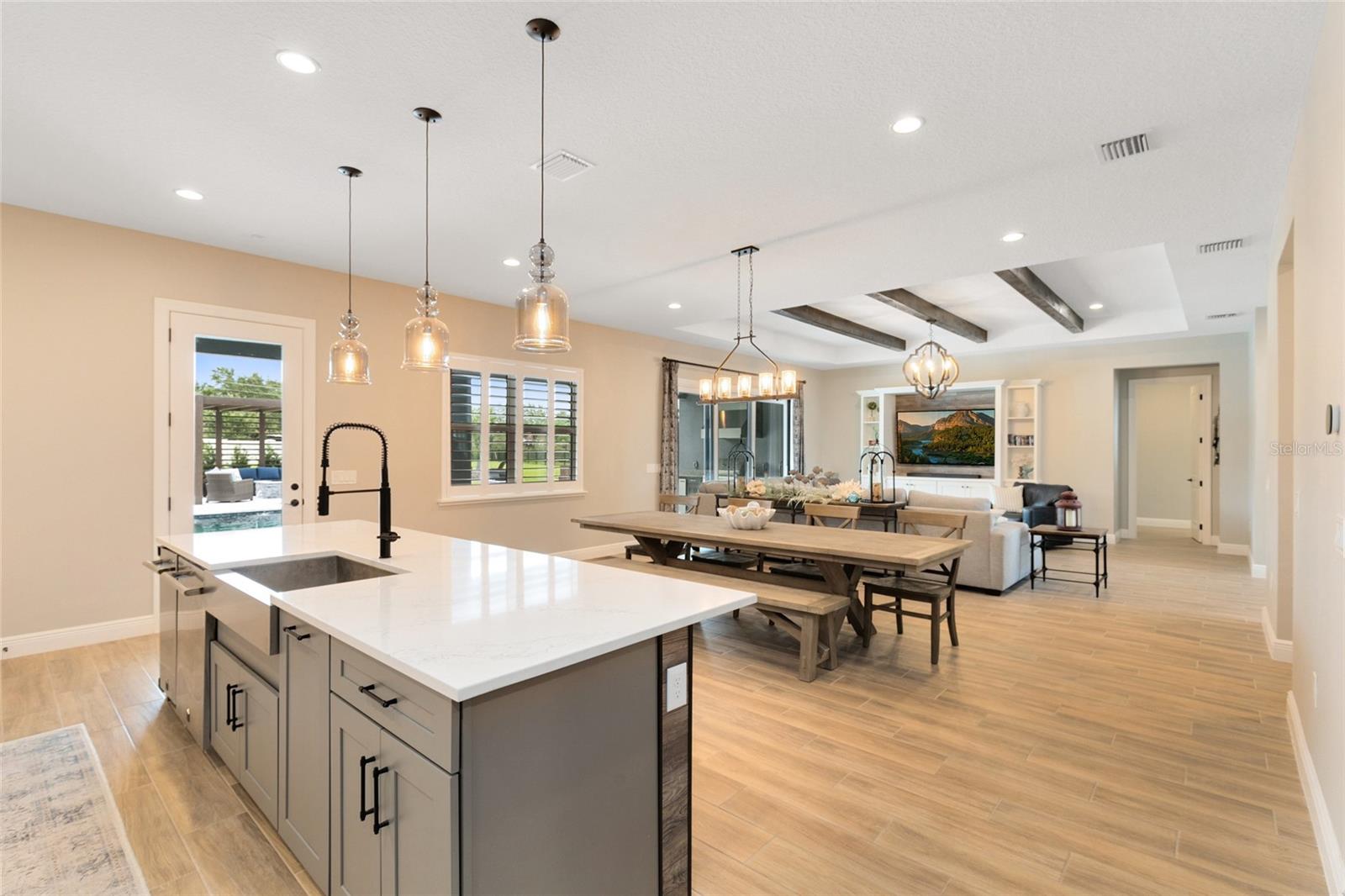 LAKE BARTON/LA SHORE SUB - Residential