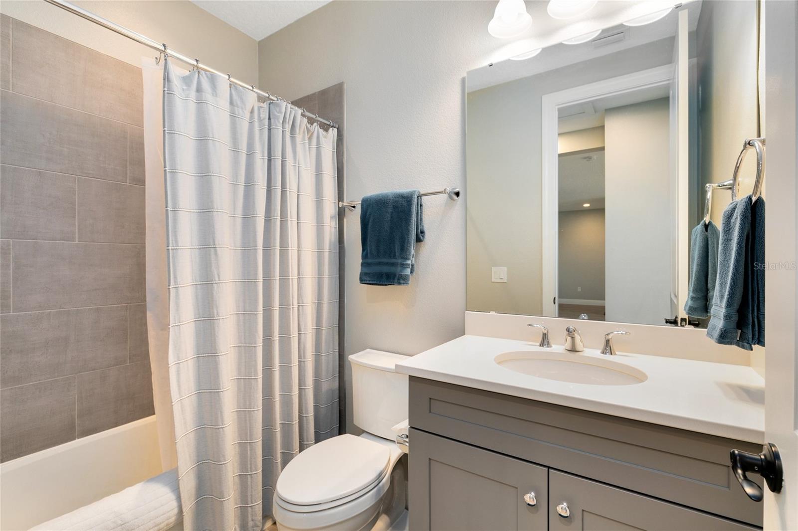 LAKE BARTON/LA SHORE SUB - Residential