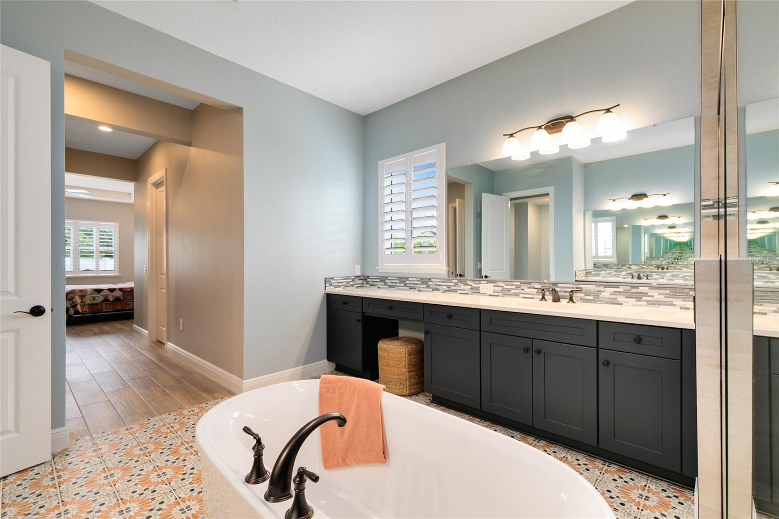 LAKE BARTON/LA SHORE SUB - Residential