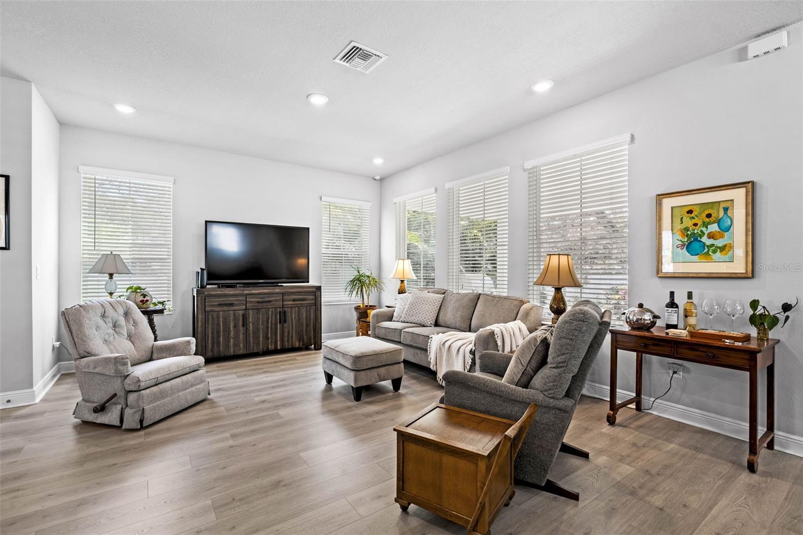 INTER BAY - Residential