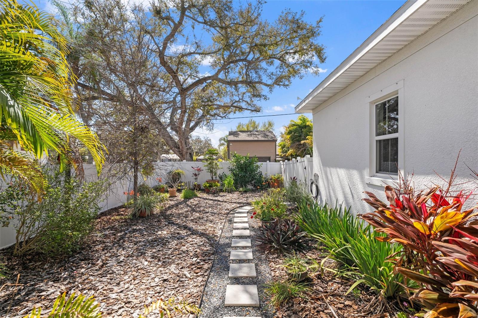 INTER BAY - Residential