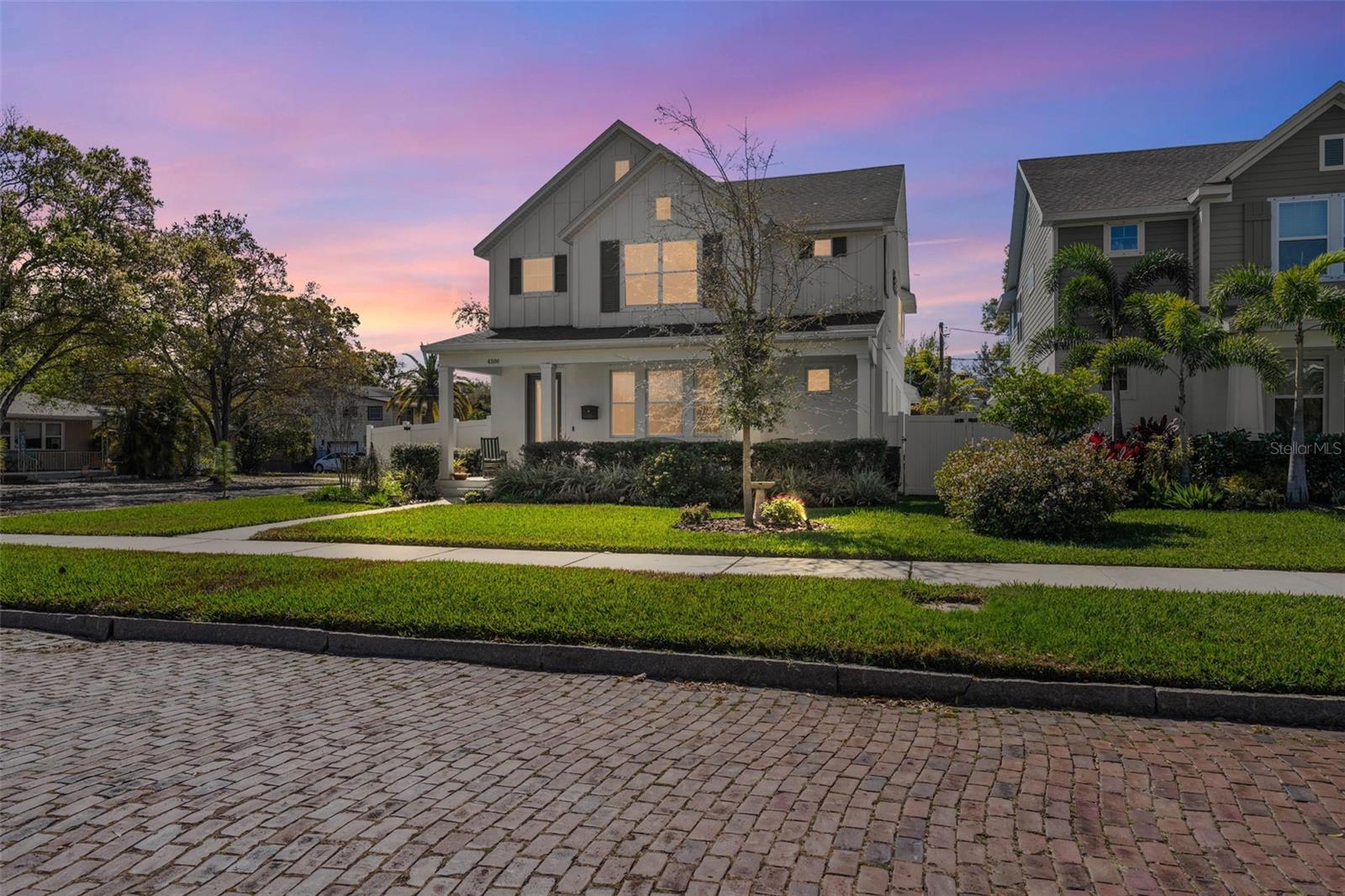 INTER BAY - Residential