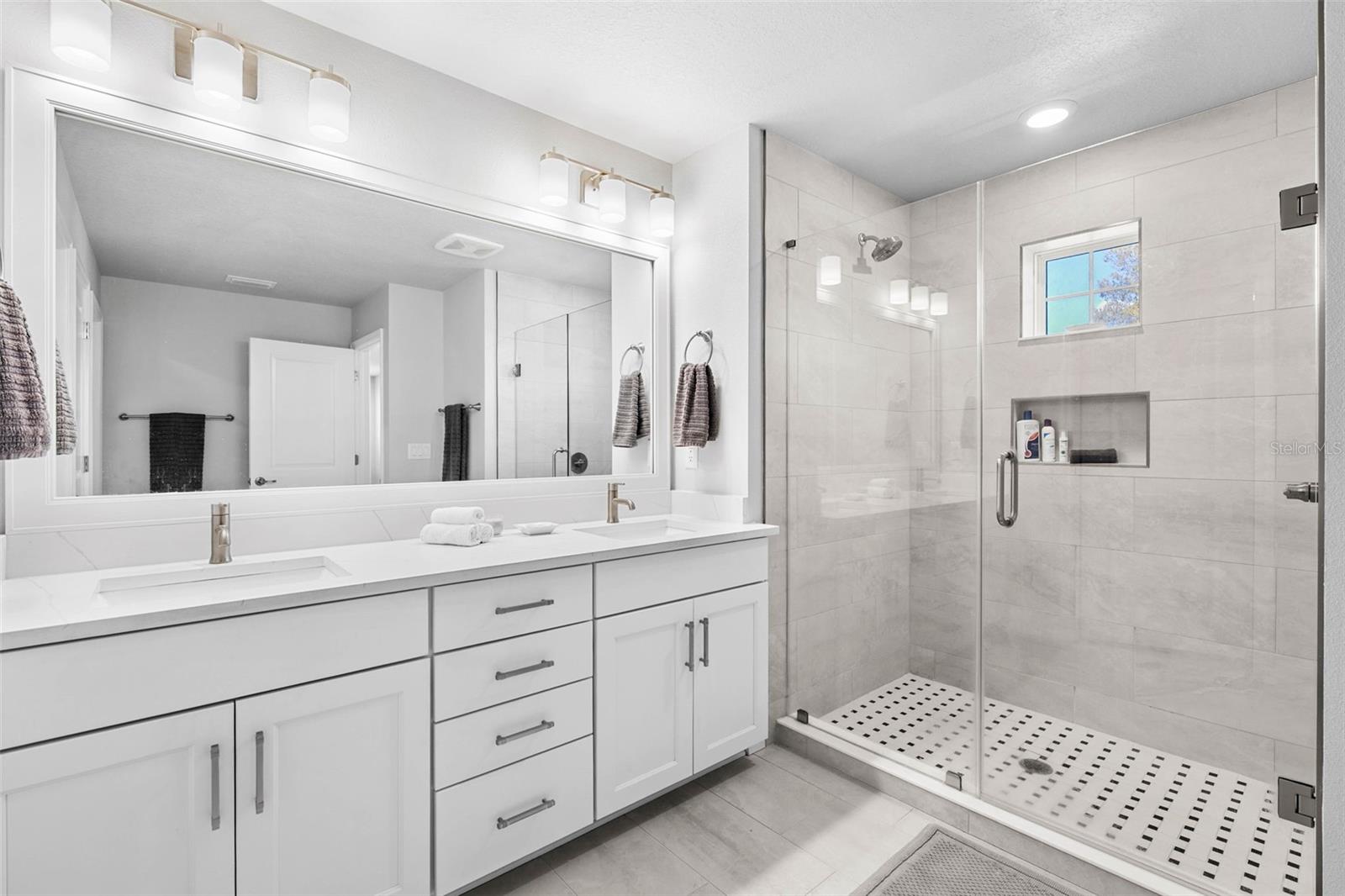 INTER BAY - Residential