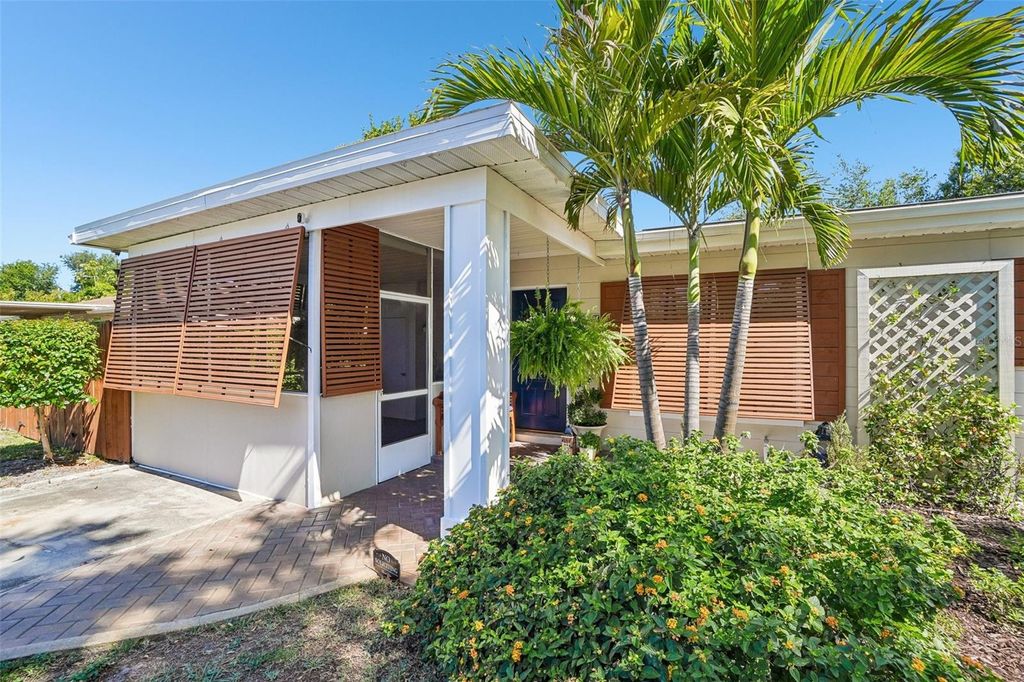 Photo of 5389 55th Avenue N, St Petersburg, FL 33709 (MLS # TB8503845)