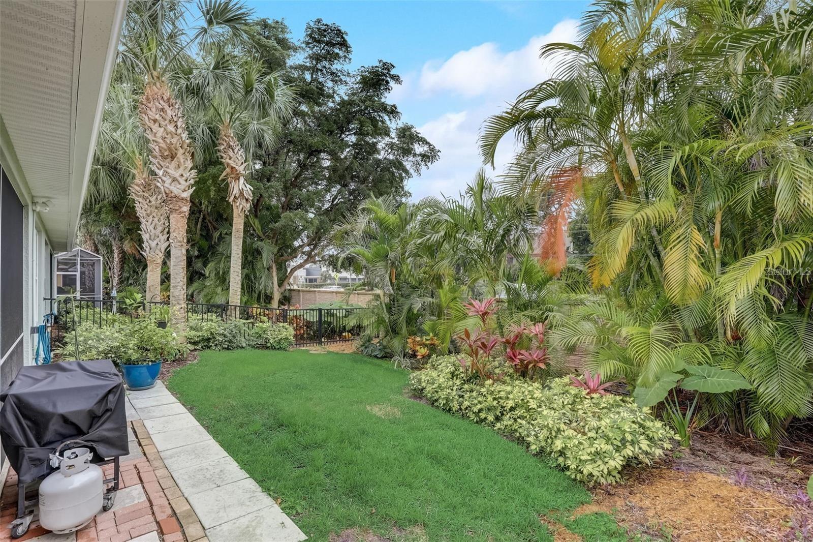 PALMA SOLA TRACE - Residential