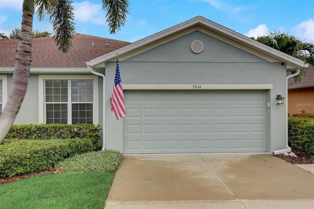 Photo of 3914 Bridlecrest Lane, Bradenton, FL 34209 (MLS # A4676997)