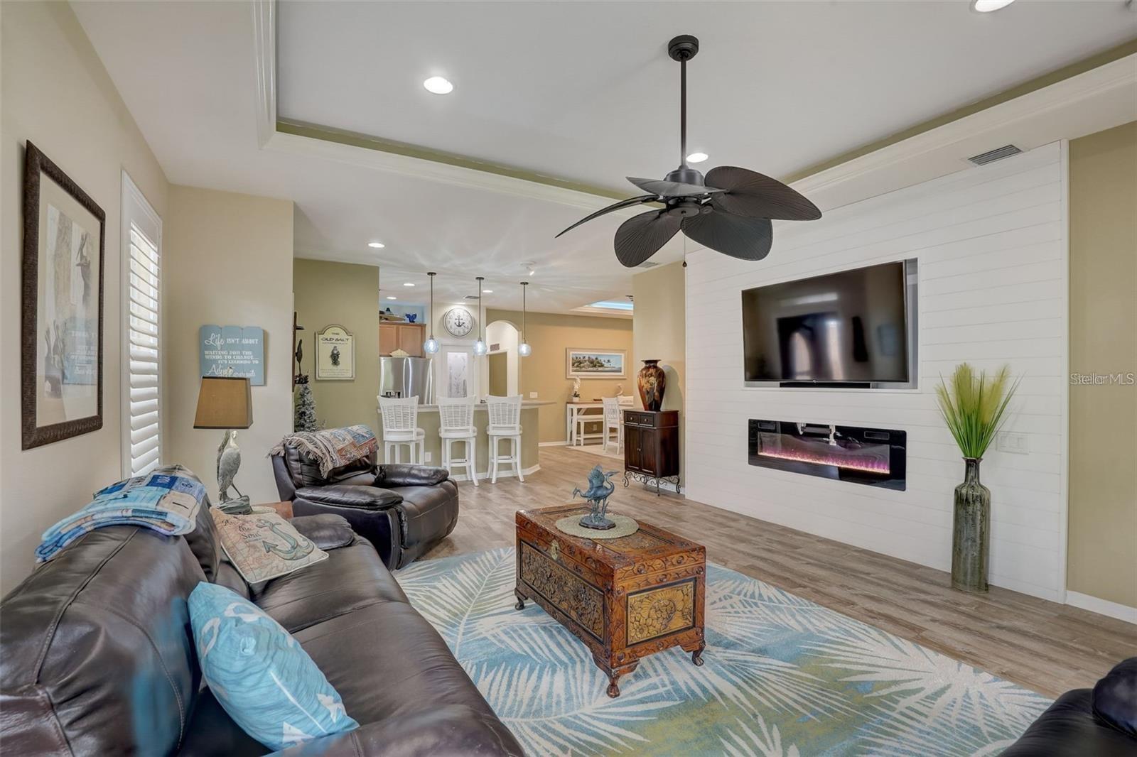 PALMA SOLA TRACE - Residential