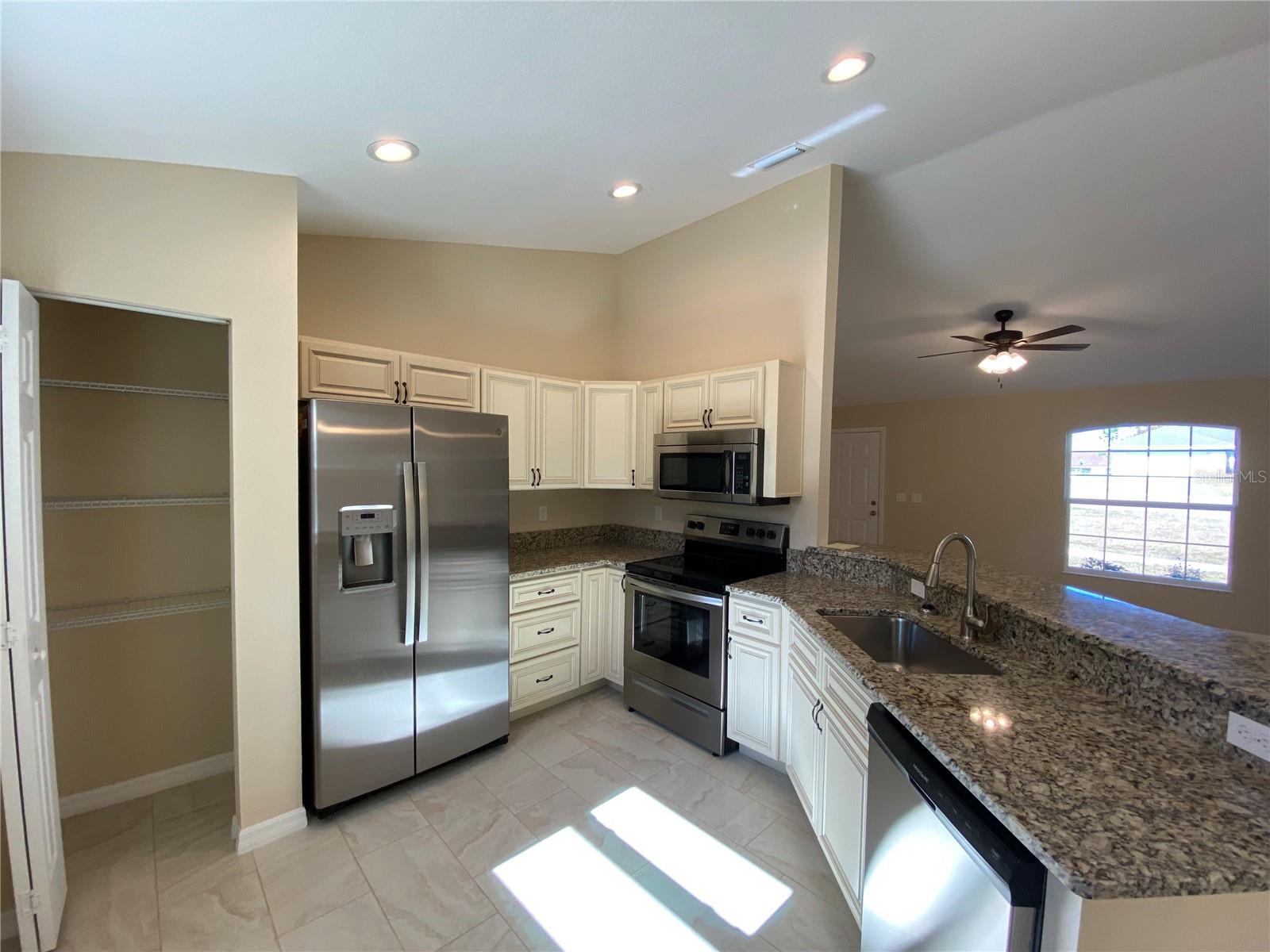 MARION OAKS UN 10 - Residential Lease