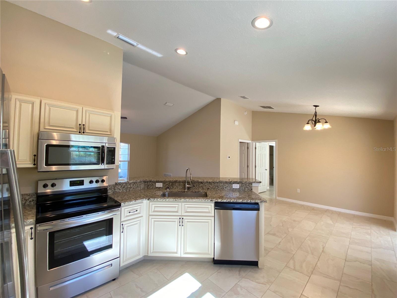 MARION OAKS UN 10 - Residential Lease