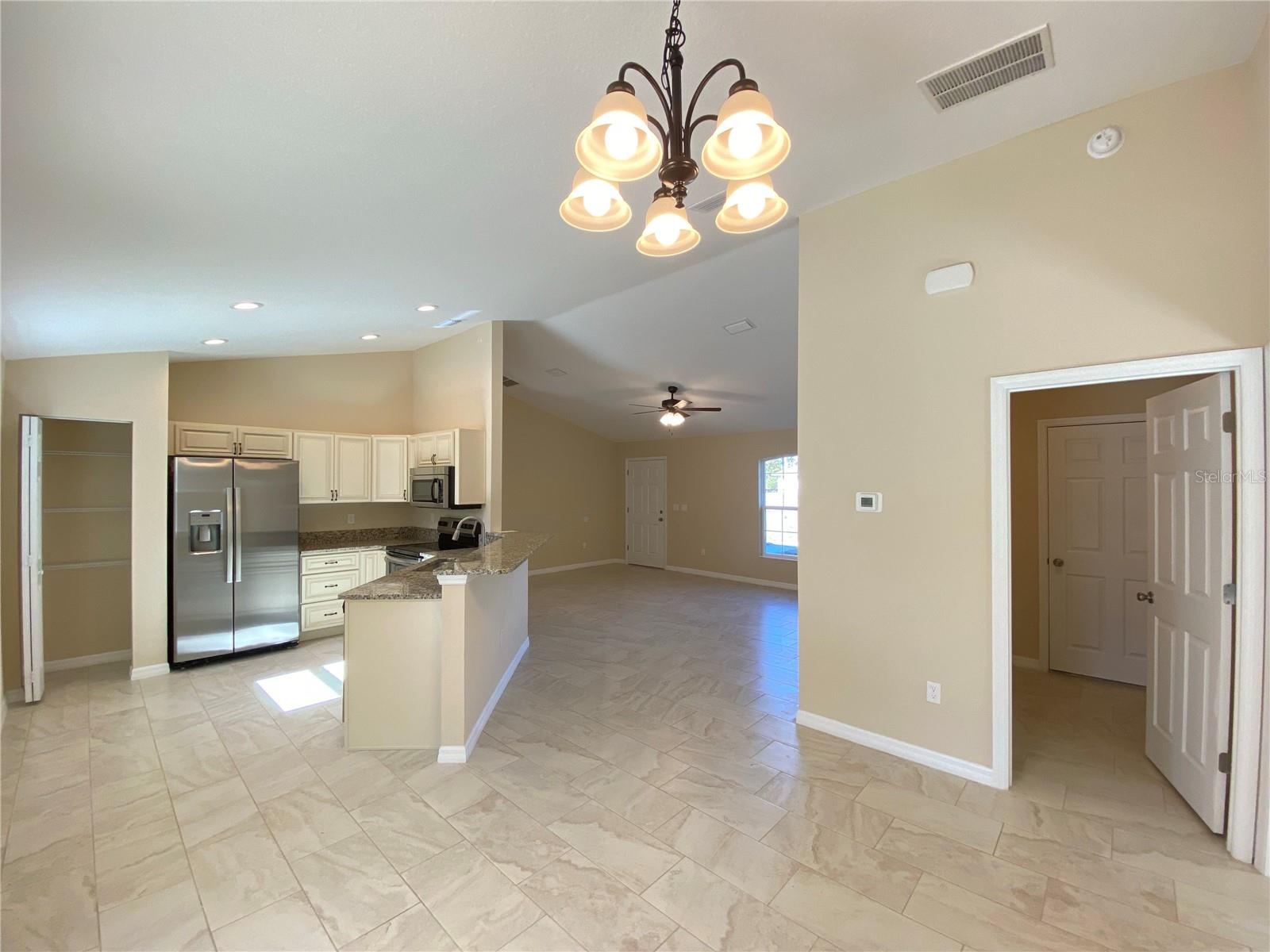 MARION OAKS UN 10 - Residential Lease