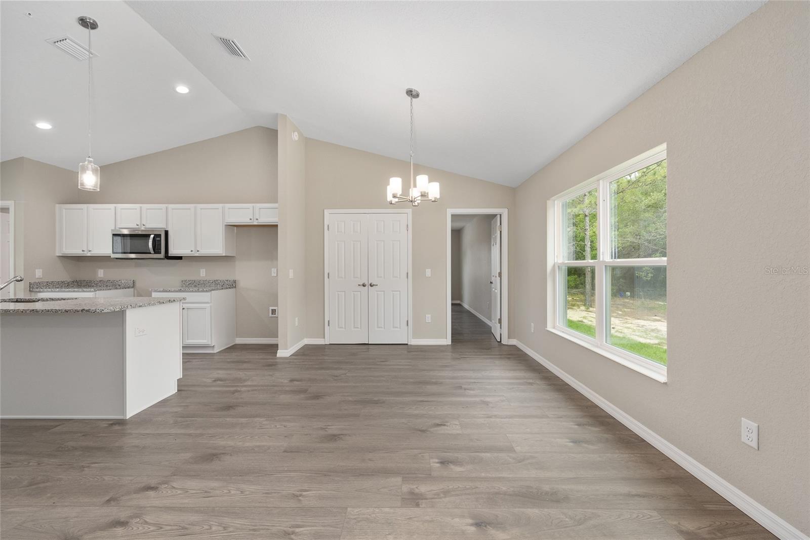 RAINBOW LAKES ESTATE - Residential