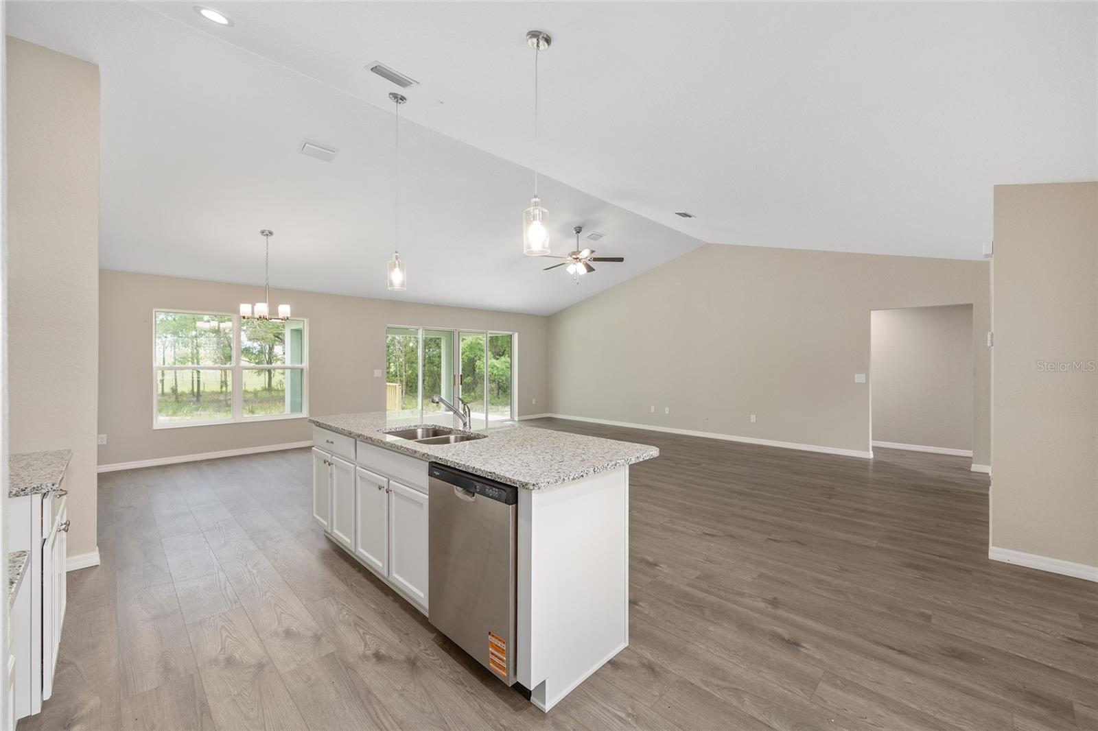 RAINBOW LAKES ESTATE - Residential