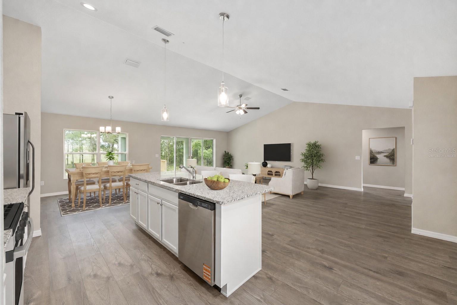 RAINBOW LAKES ESTATE - Residential