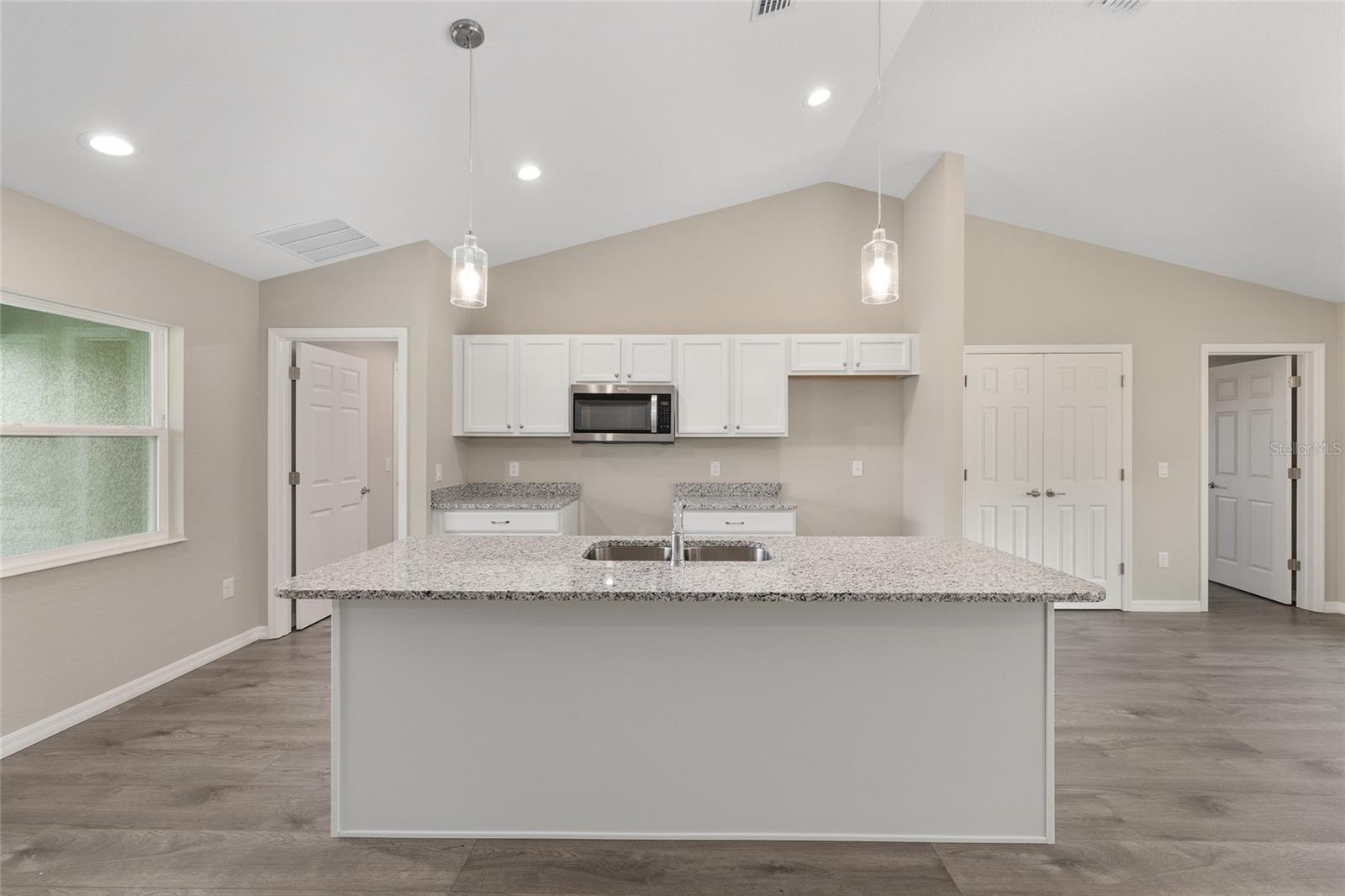 RAINBOW LAKES ESTATE - Residential