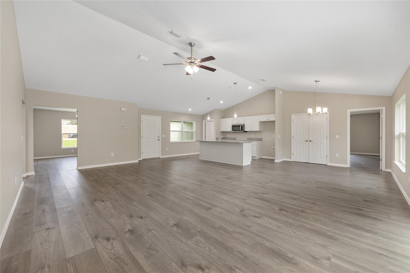 RAINBOW LAKES ESTATE - Residential
