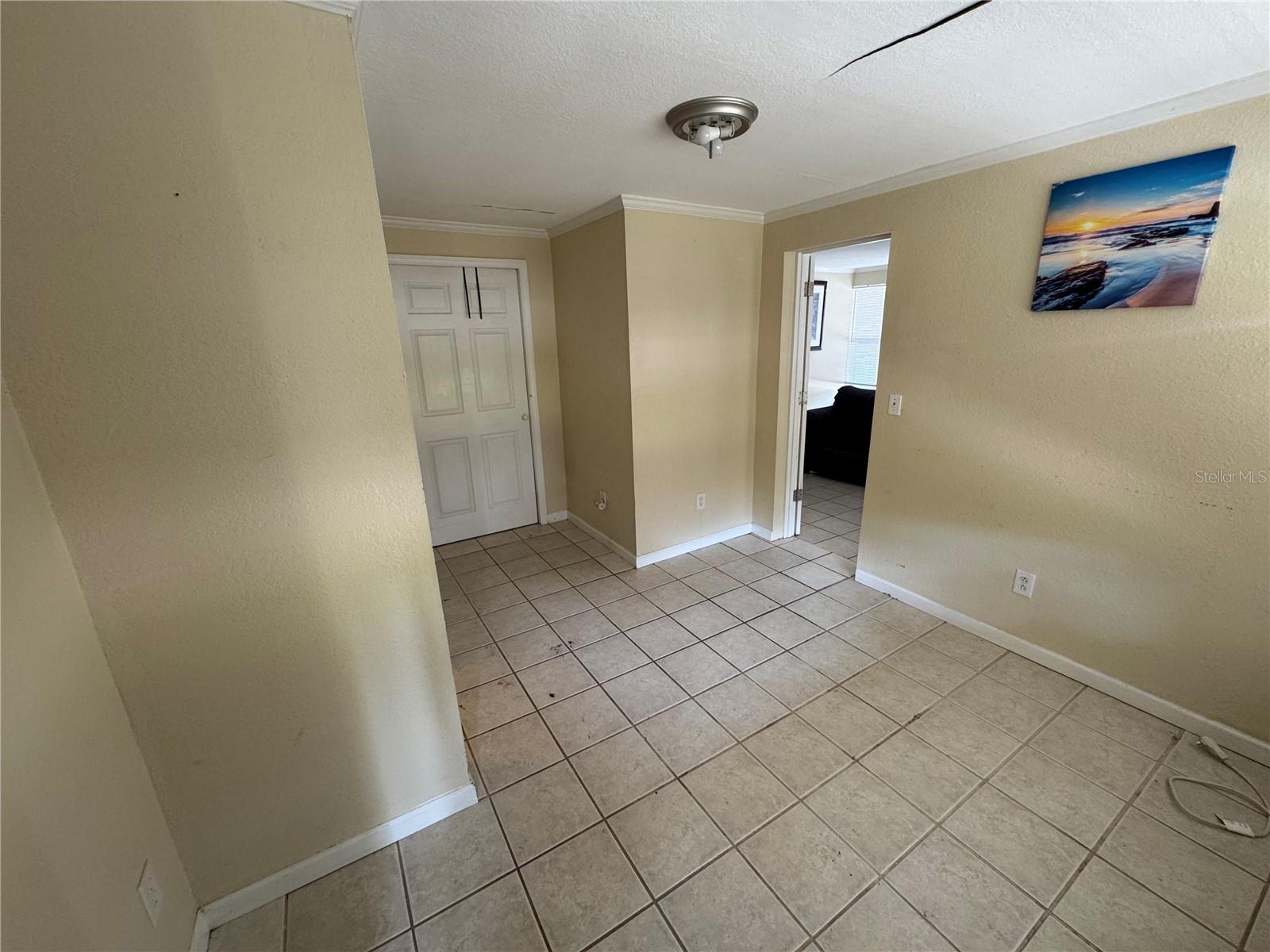 BEACH MANOR - Residential Lease