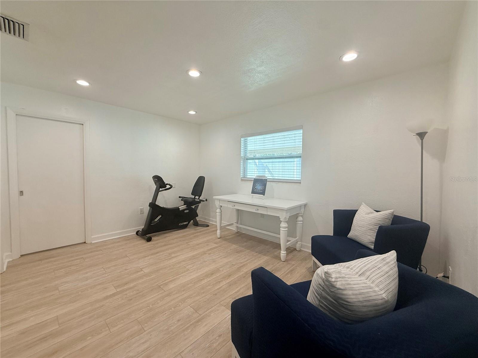 GROVE TERRACE - Residential Lease