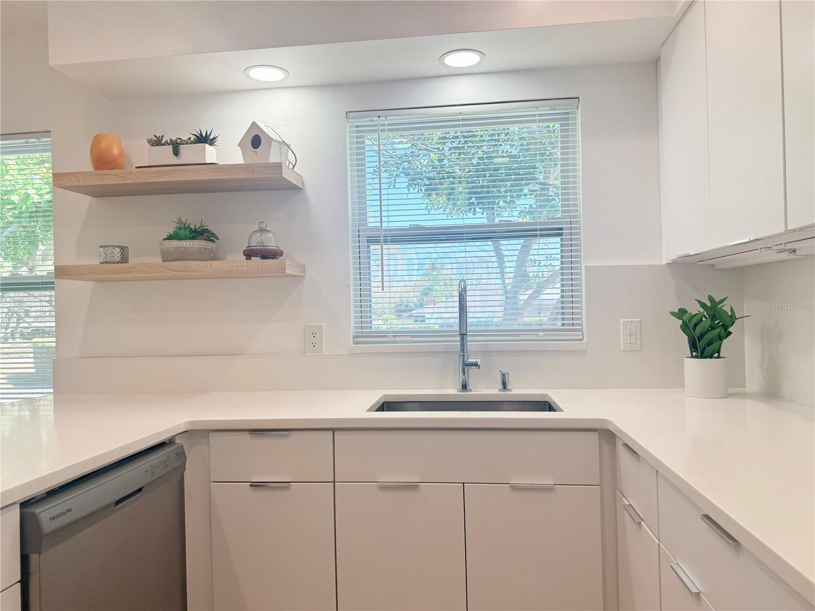 GROVE TERRACE - Residential Lease