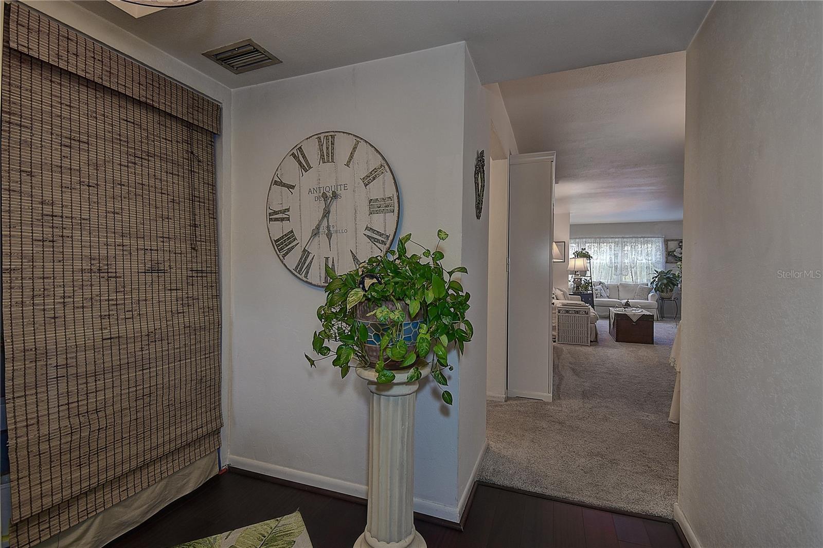 LAKE OVERLOOK APTS - Residential