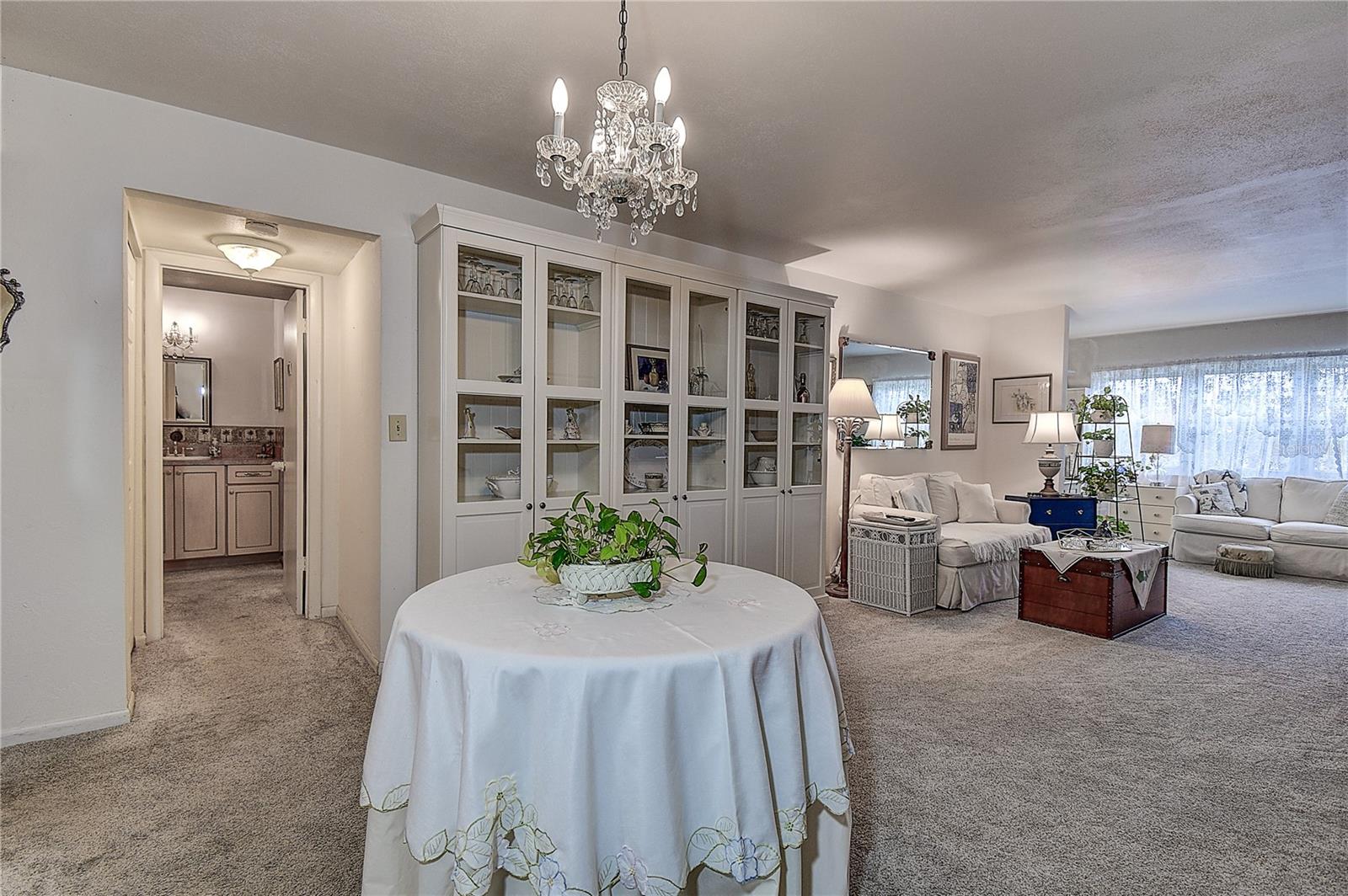 LAKE OVERLOOK APTS - Residential