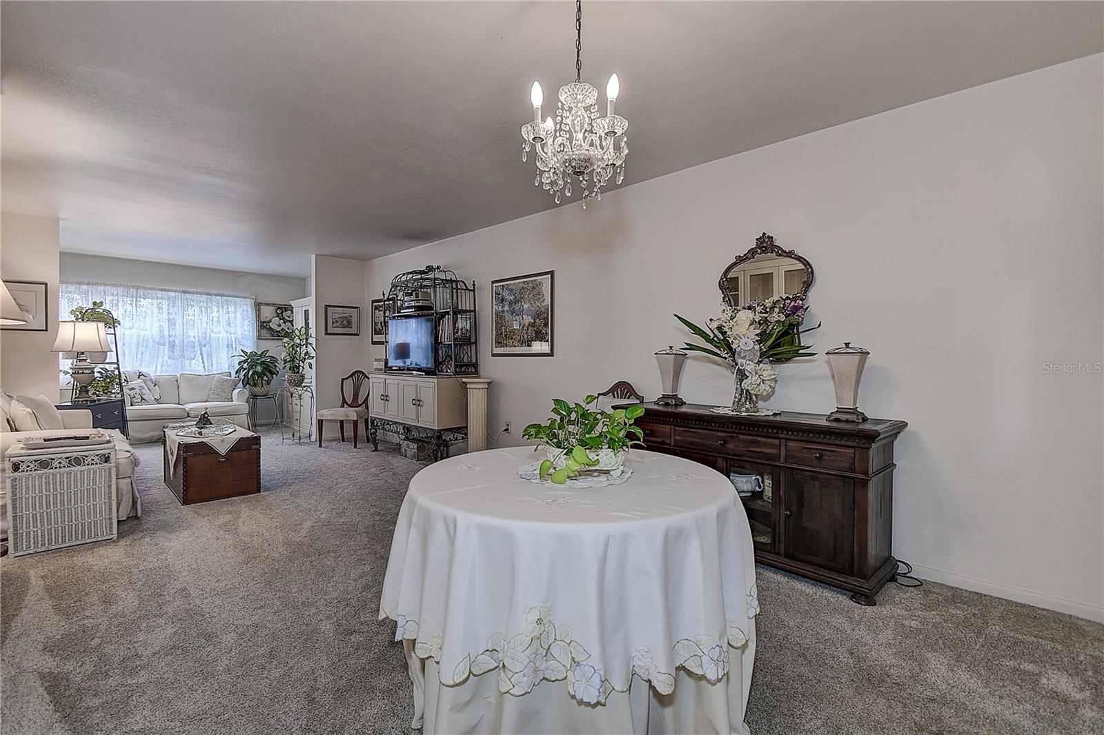 LAKE OVERLOOK APTS - Residential