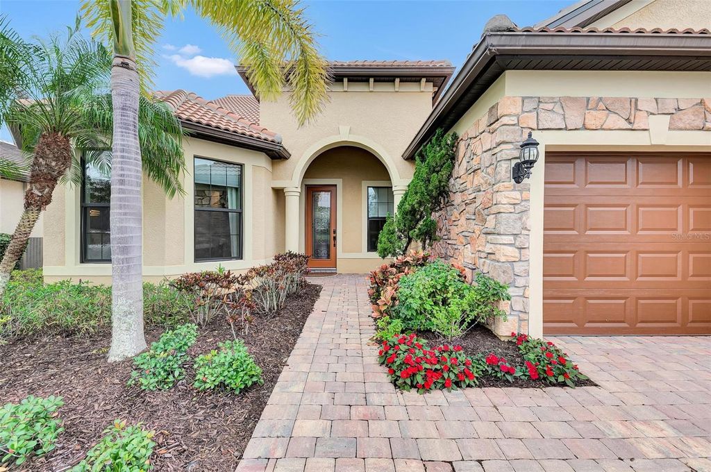 Photo of 13631 Salinas Street, Venice, FL 34293 (MLS # N6144108)