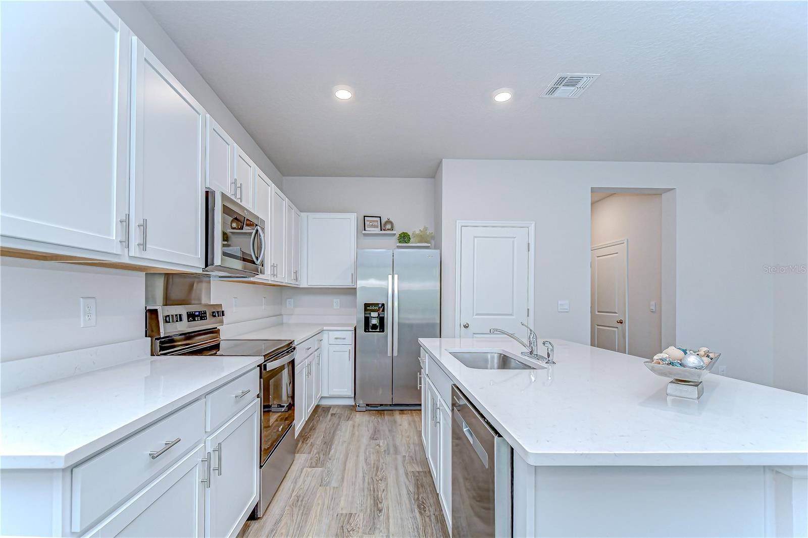 AZALEA SHORES - Residential Lease