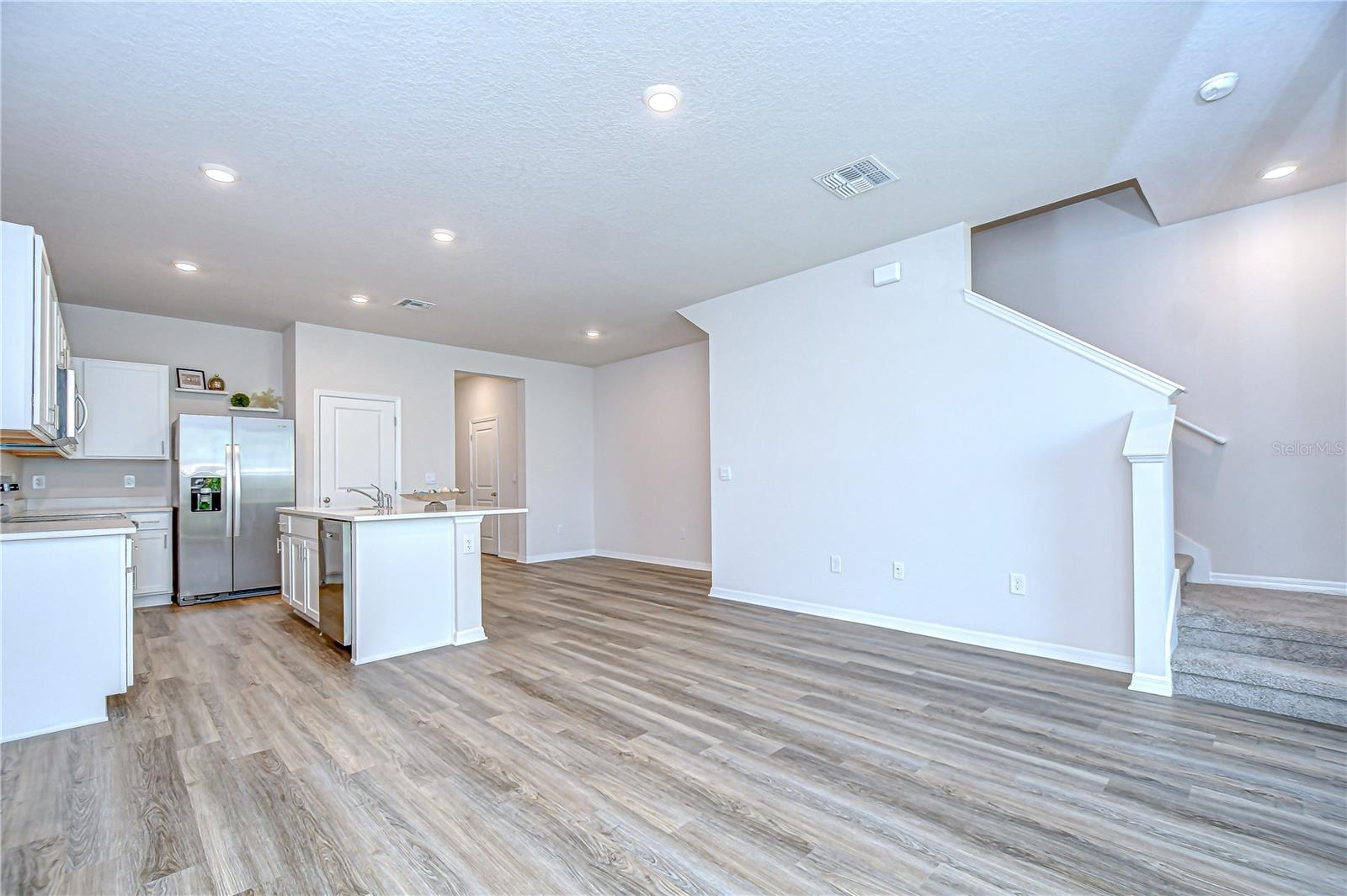 AZALEA SHORES - Residential Lease