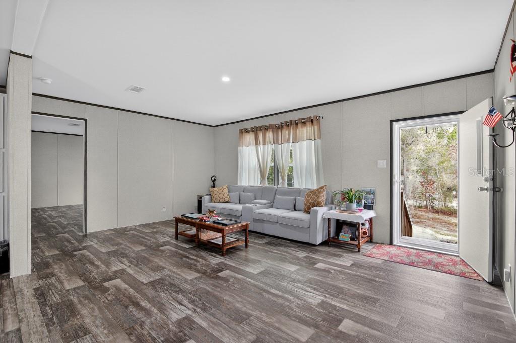 WILLISTON HLNDS - Residential