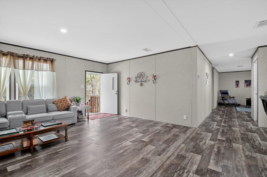 WILLISTON HLNDS - Residential