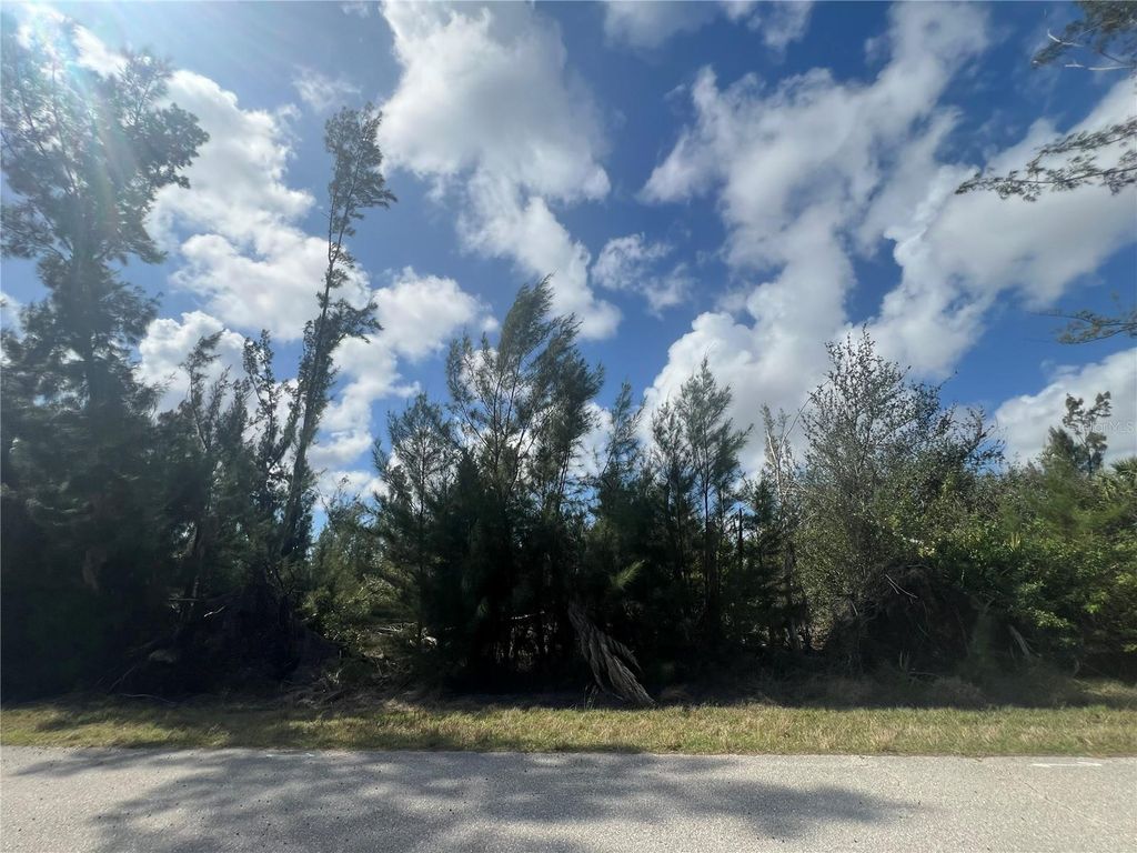 Photo of 8401 Antwerp Circle, Port Charlotte, FL 33981 (MLS # C7504950)