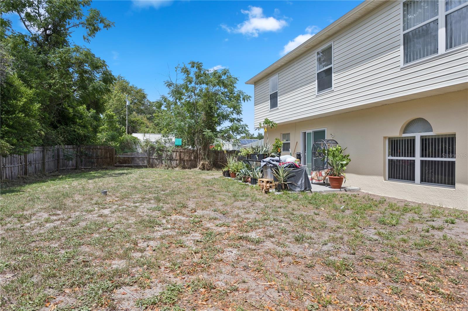 1526 FERENDINA DRIVE