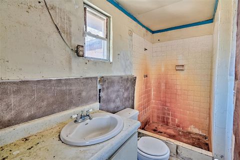 Tiny photo for 5851 NE 77th Avenue, Bronson, FL 32621 (MLS # GC537940)