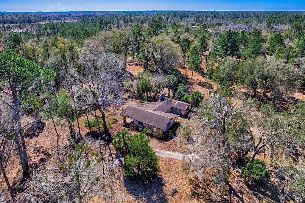 Photo of 5851 NE 77th Avenue, Bronson, FL 32621 (MLS # GC537940)