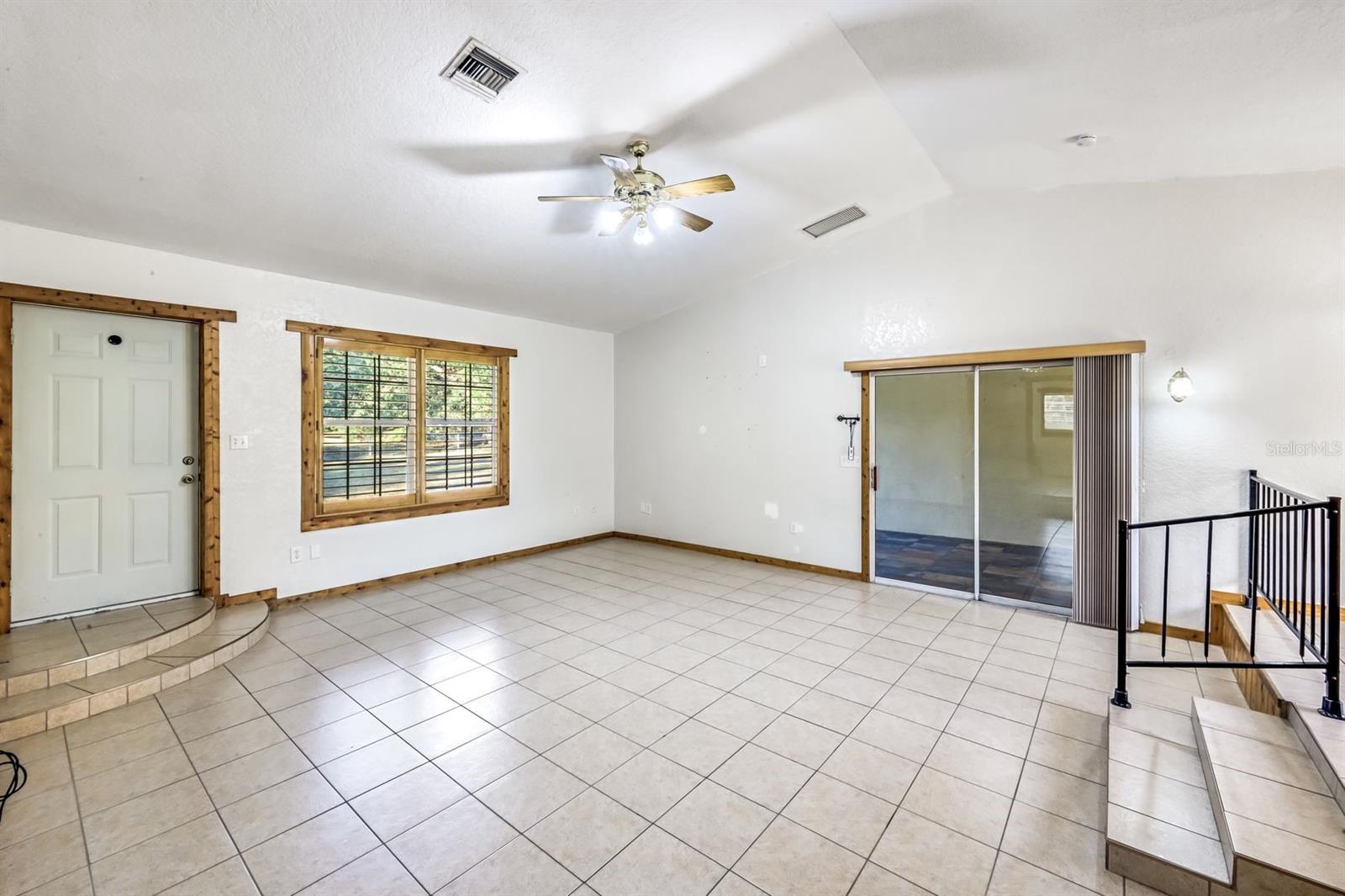 ACREAGE & UNREC - Residential