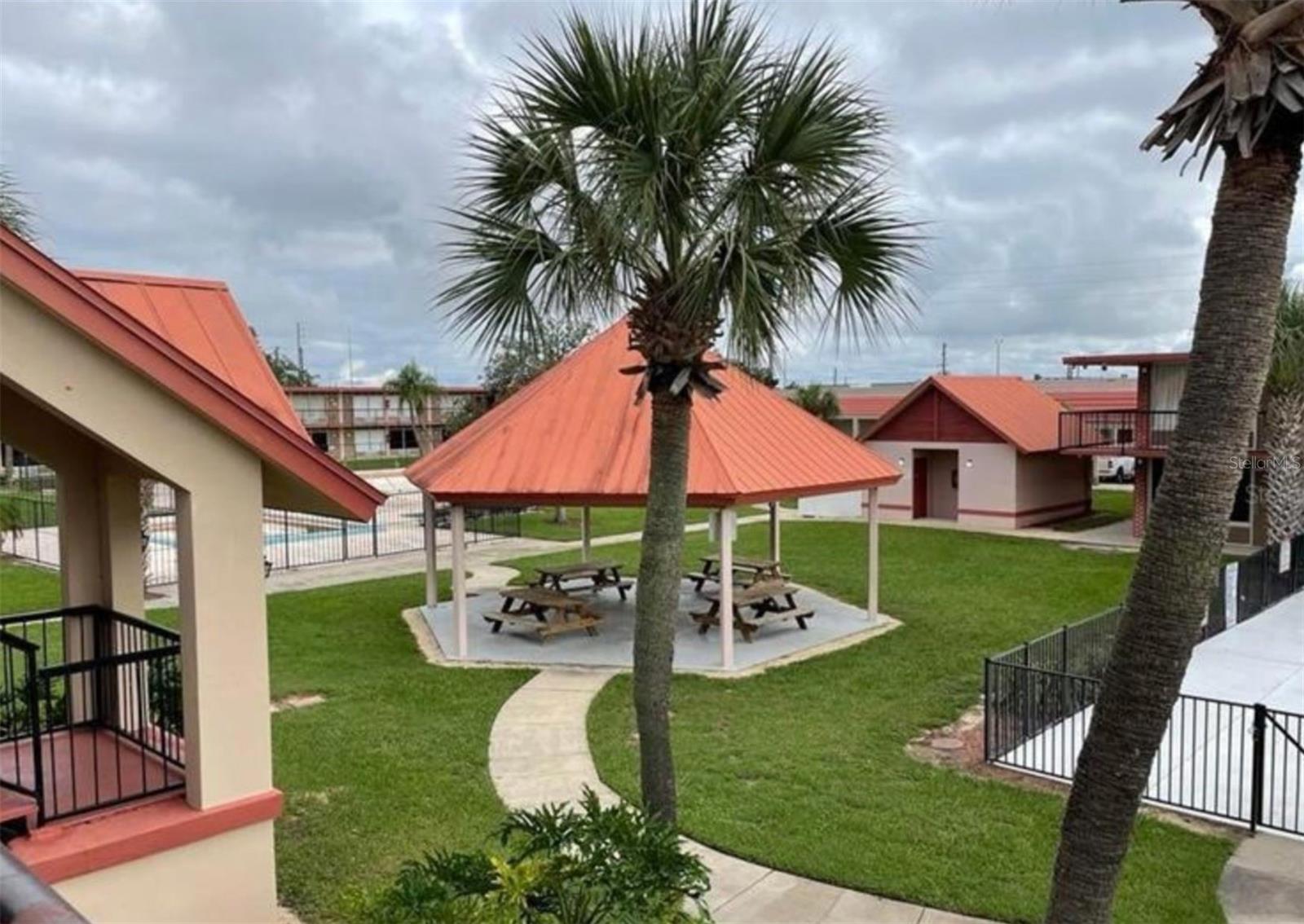 This condo-hotel is perfect for those who want to enjoy all that Central Florida has to! The location can't be beat, as it's situated on important roads such as Highway 27 and Interstate 4. You'll be just minutes away from all of Florida's major attractions and shopping centers.