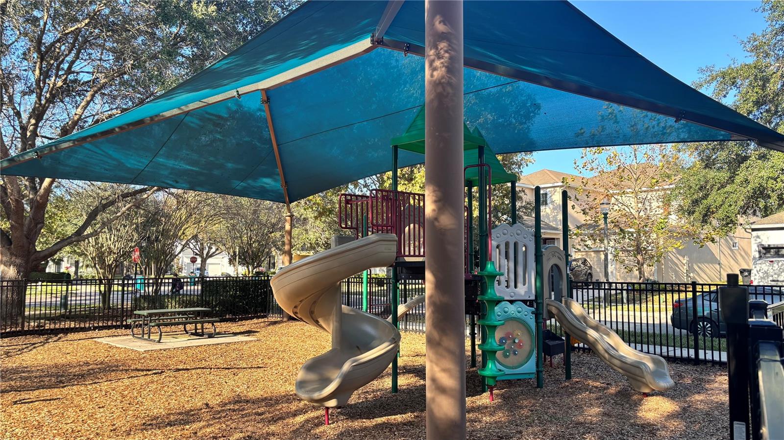 WATERS EDGE/LK NONA - Residential Lease