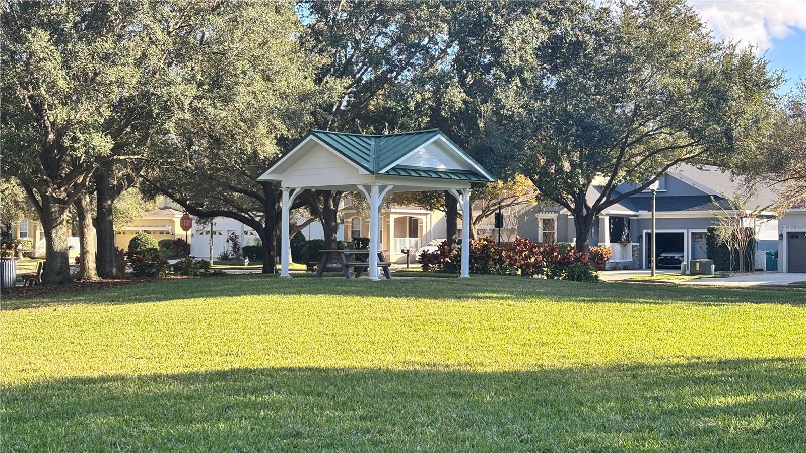 WATERS EDGE/LK NONA - Residential Lease