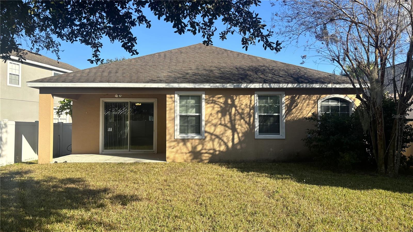 WATERS EDGE/LK NONA - Residential Lease