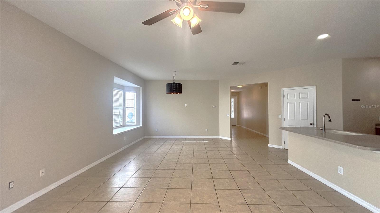 WATERS EDGE/LK NONA - Residential Lease